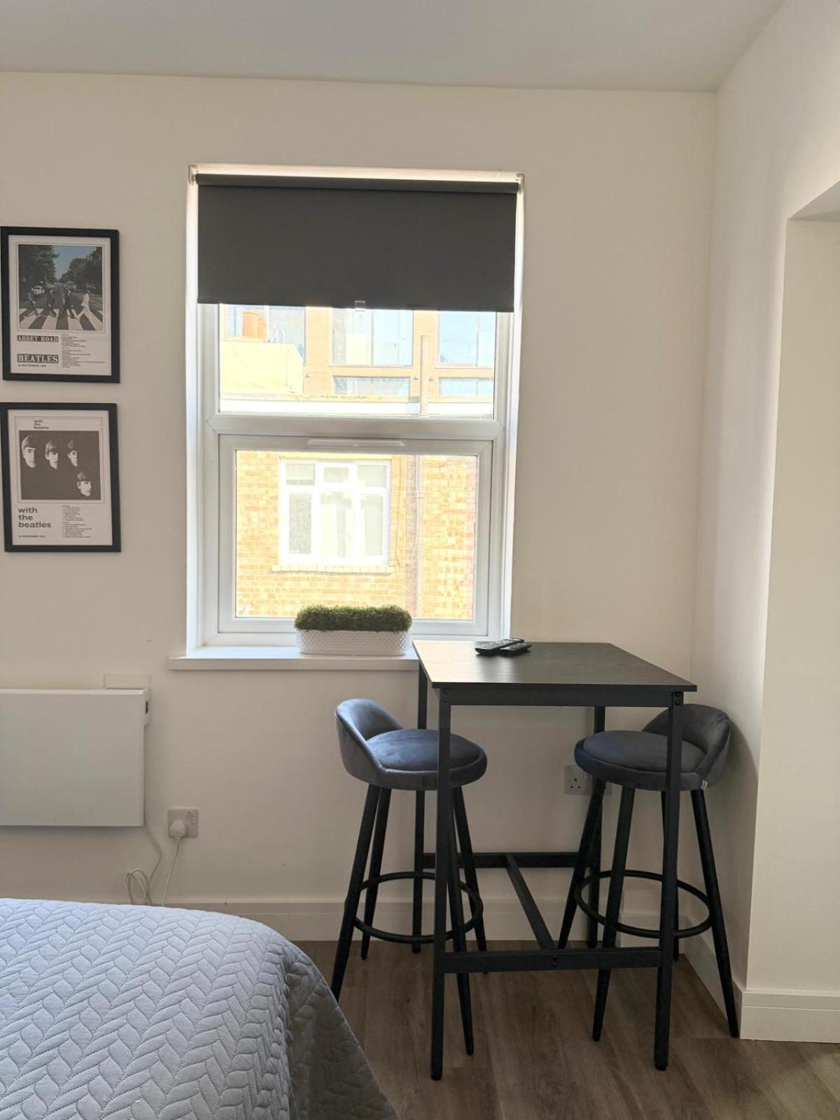 Old Street With Washer And Dryer Apartment